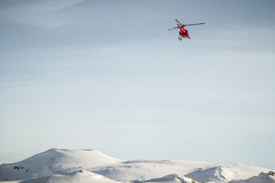 1-Hour Helicopter Tour in Iceland: The Geothermal Tour - The 15-Minute Wilderness Landing: Your Photo Stop Near Active Hot Springs