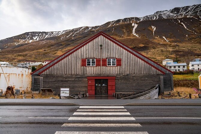 1-Hour Siglufjörður Stroll - What makes Siglufjörður’s story click on this walk