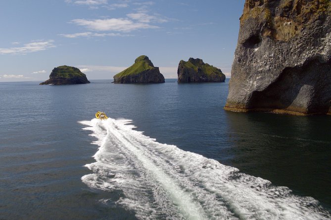 1-Hour Small Group Sightseeing Boat Tour in Vestmannaeyjar - Meeting at Tangagata 7 and getting ready fast