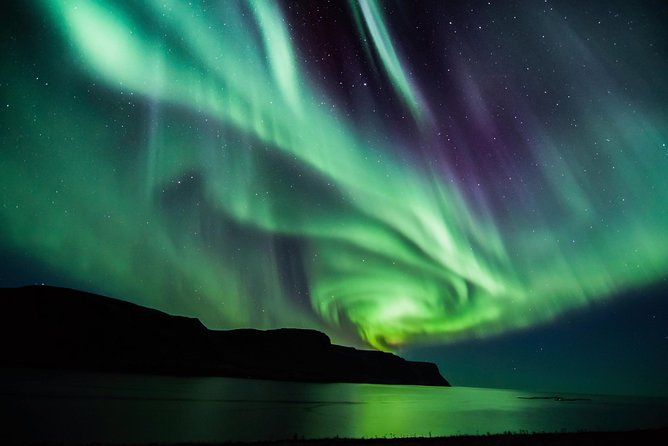#1 Northern Lights Tour In Iceland from Reykjavik with PRO photos - Pickup at 9:30 p.m. or 8:30 p.m., and How to Plan Your Evening