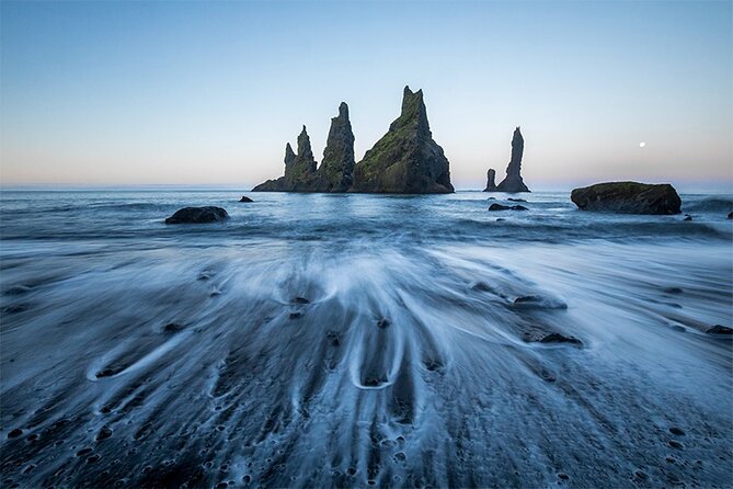 2-Day South Coast Waterfalls, Jokulsarlon Glacier Lagoon and Hike from Reykjavik - Day 2: Jökulsárlón Glacier Lagoon Boat Tour and Cafe, Then Fellsfjara Ice Beach