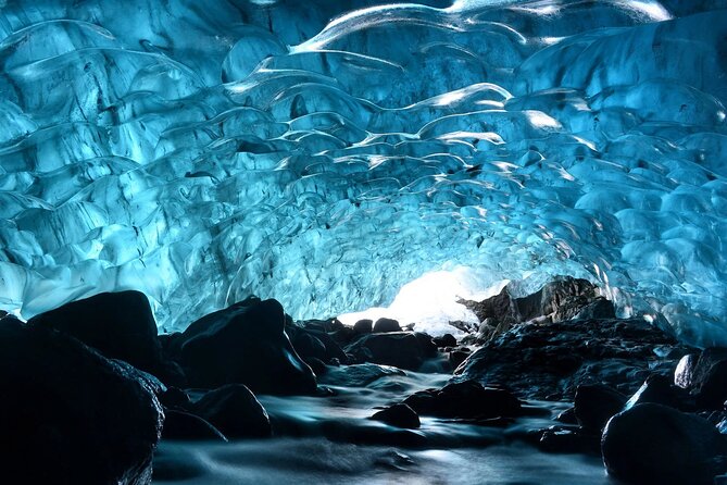 2 Day Winter Tour to Iceland's South Coast and Diamond Beach - Key things to love about this winter south coast tour