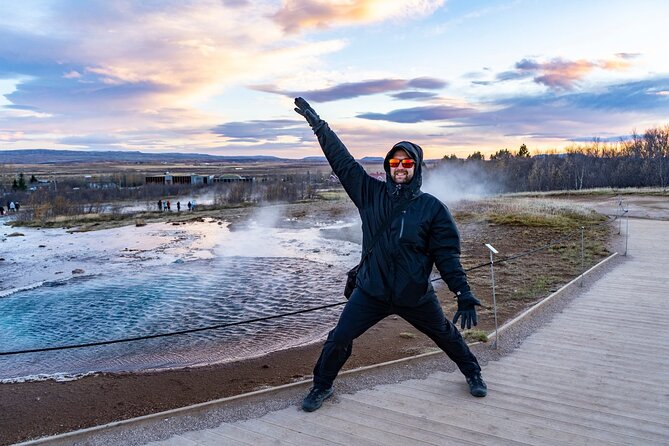 3-Day Northern Lights Hunt & Glacier Lagoon Tour - The hotel near Vík: private bathroom and breakfast, plus real-world size notes