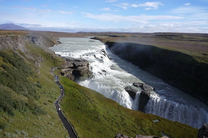 3 Day Summer Tour to Golden Circle South Coast with Glacier Hike - Hotel and meals: what “3-star with breakfast” means for your budget