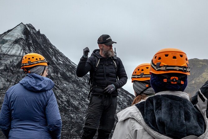 3 Hours Katla Ice Cave Tour/Meet in Vík - Safety and communication: when the guide shines, and when it can slip