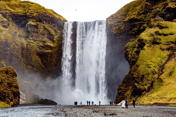 4-Day Iceland: Golden Circle, South Coast, Volcano Hike & Northern Lights - A four-day loop that actually makes sense in winter