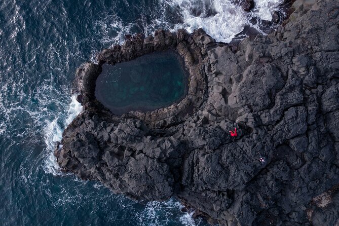6-day Ultimate Iceland Tour: Photography and Northern Lights - Day 1 on the Reykjanes Peninsula: continents, lighthouses, and geothermal color