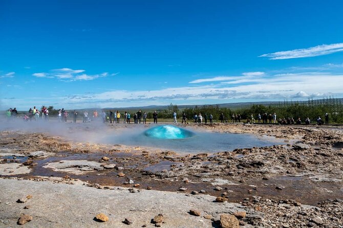 7 Day Iceland Ring Road and Snaefellsnes Tour with Accommodation - Day 1 South Coast classics: Þingvellir, Geysir, Gullfoss, and Reynisfjara