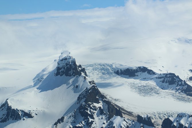 Airplane flight over glacier lagoons and Iceland's highest peak - Quick notes before you go airborne
