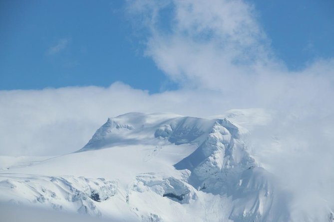 Airplane flight over glacier lagoons and Iceland's highest peak - The flight’s overall flow: 50 minutes that actually feel organized