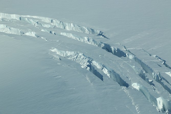 Airplane Flight over Vatnajökull Volcanic Eruption Sites - Who should book this flightseeing from Skaftafell