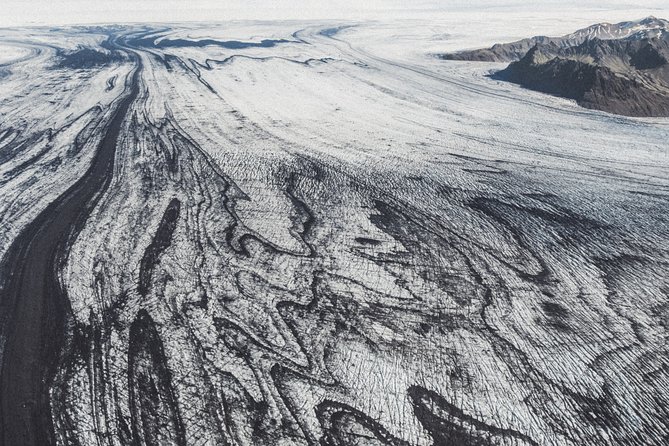 Airplane tour over black sands and riverbeds from Skaftafell - The 45-minute flight format, and how to make it feel worth it