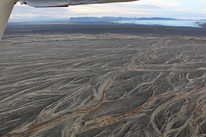 Airplane tour over black sands and riverbeds from Skaftafell - English support and small group comfort, what it means in real life