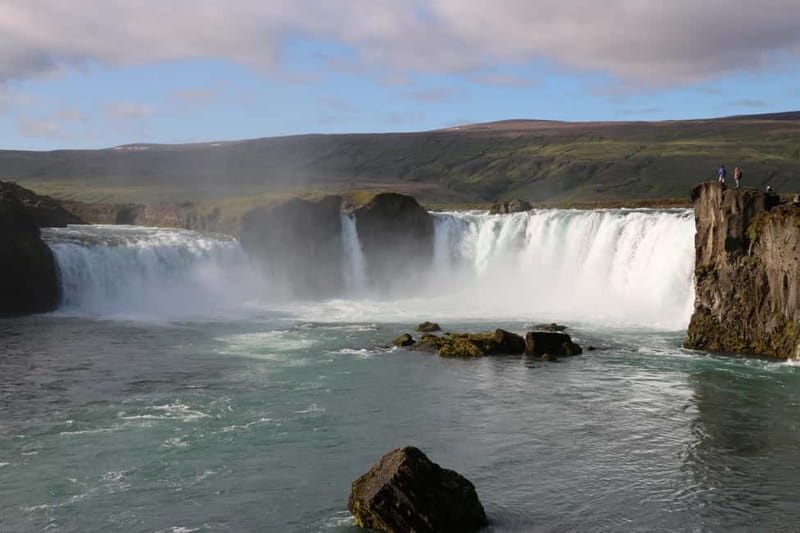 Akureyri: Day Trip to Goðafoss, Lake Mývatn & Nature Baths - Why this route from Akureyri works so well