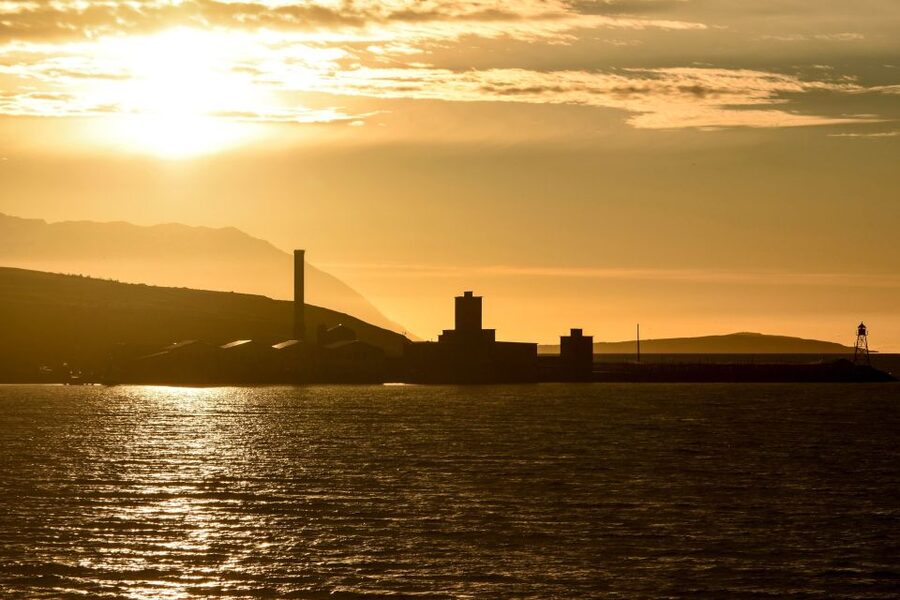 Akureyri: Whale Watching in the Midnight Sun - Rougher water, sound issues, and who should choose what
