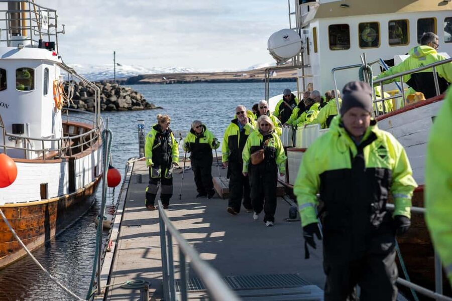 Akureyri: Whale Watching Tour with Transfer from Port - Boat Comfort, Cold-Weather Gear, and WiFi You Can Use