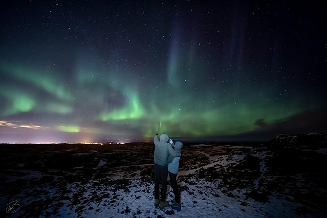 Aurora/Northern light hunt and photos (photography help provided) - Iceland nighttime and your guide Bragi, pickup, timing, and warm comfort