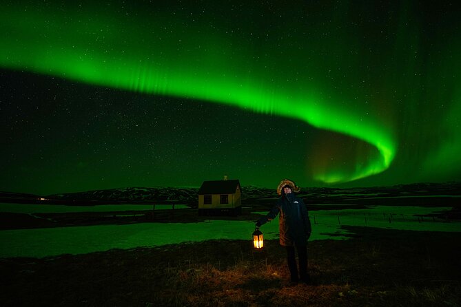 Award Winning Private Northern Lights Tour with All Inclusive - All-Inclusive Warmth: Jumpsuits, Drinks, Snacks, and Liquor