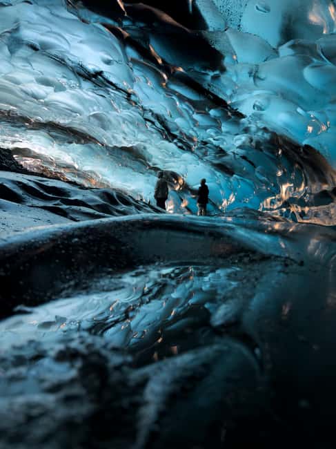 Blue Ice Cave Adventure and Glacier Hike (from Jökulsárlón) - Ice cave access and the 45 to 90 minute magic window