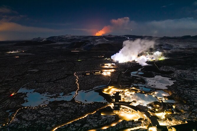 Blue Lagoon & Northern Lights Tour from Reykjavik - Food, warmth, and what to pack for a long winter day