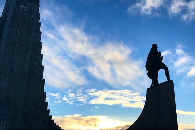 Blue Lagoon & Reykjavík Sightseeing - PRIVATE TOUR - Reykjavik City Hall near Tjörnin: a calm finish before the spa