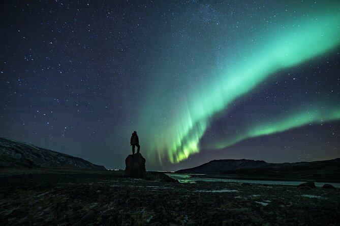 Cozy Northern Lights Tour with Icelandic Treats - Reykjavik Pickup at 9:30 pm: Timing That Sets Your Chances