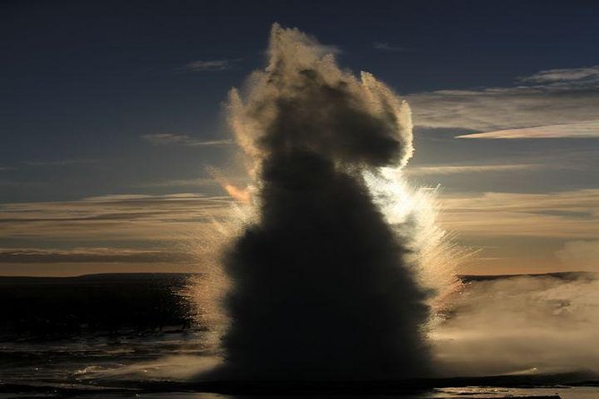 Day Trip to the Golden Circle and Blue Lagoon from Reykjavik - Strokkur geyser to Gullfoss: the Golden Circle hits, paced for photos