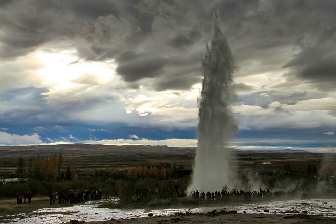 Day Trip to the Golden Circle and Hot spring Geyser by 4WD Jeep from Reykjavik - The 4WD Jeep experience: comfort, sturdiness, and real-world road sense