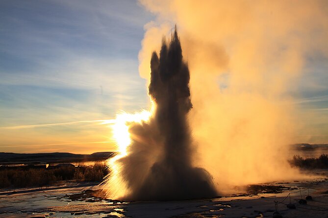 Day Trip to the Golden Circle and Hot spring Geyser by 4WD Jeep from Reykjavik - Þingvellir National Park: rift valley walking plus the Alþingi story