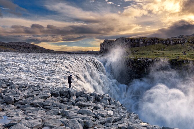 Dettifoss Waterfall, Asbyrgi and Lake Myvatn Tour from Husavík - Meeting at Norðurgarður and handling bus logistics