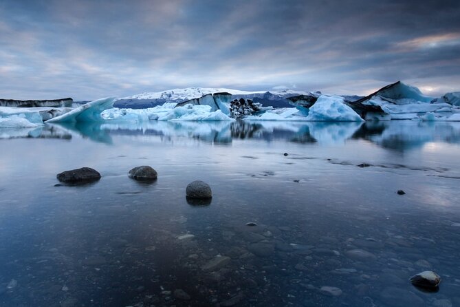Diamond Beach & Jökulsárlón Floating Glacier Guided Day Tour - Key Points That Make This Tour Worth It