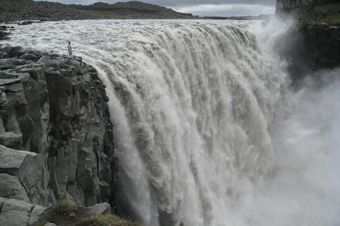 Diamond Circle, Waterfalls and Amazing Landscapes from Akureyri - Hverir geothermal area: mud pits, fumes, and short walks that matter