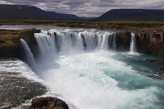 Diamond Circle, Waterfalls and Amazing Landscapes from Akureyri - Ásbyrgi Canyon and Hljodaklettar: the horseshoe viewpoint stop