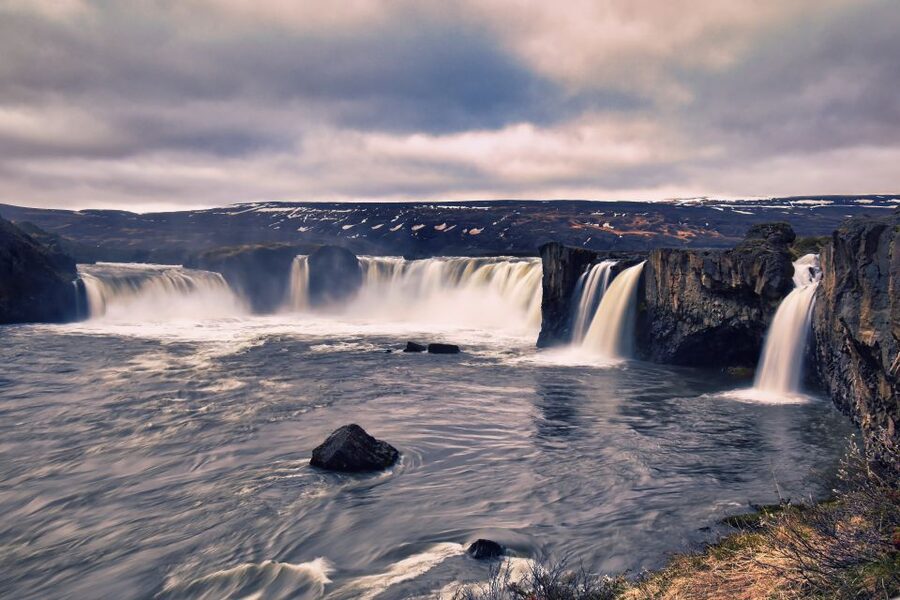 From Akureyri: Godafoss Waterfall Guided Trip with Transfers - Akureyri to Goðafoss: How the Transfers Shape Your Experience