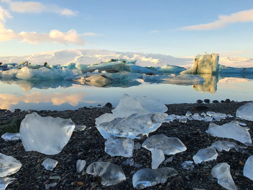 From Reykjavik: 3-Day South Coast Winter Tour with Ice Cave - Haukadalur geothermal zone and Strokkur: the geyser you can plan around