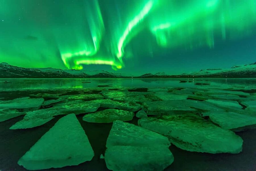 From Reykjavík: 5-Day Northern Lights Hunt & Glacier Lagoon - Golden Circle Day: Þingvellir, Geysir, Strokkur, and Gullfoss