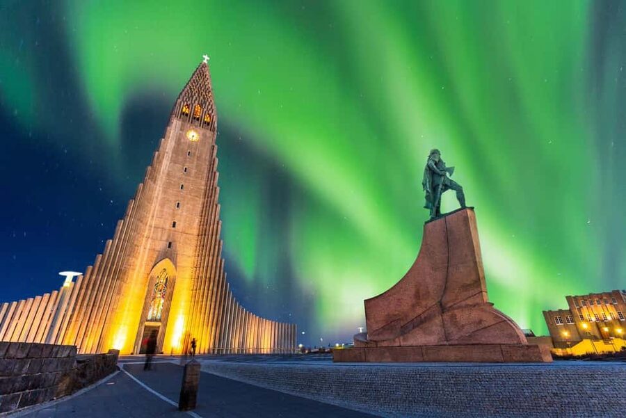 From Reykjavík: Best of Iceland 6-Day Stopover Tour - The Golden Circle day tour: Þingvellir, Strokkur, and Gullfoss
