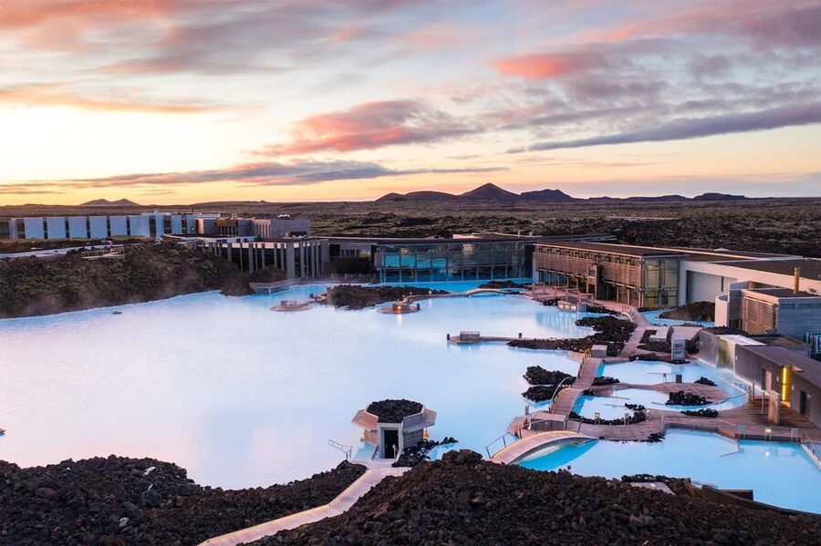 From Reykjavík: Blue Lagoon Premium Admission with Transfer - In-water mask bar: how the trio experience works