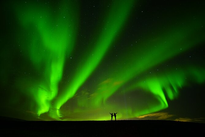 From Reykjavík: Evening Lava Tunnel Tour and Northern Lights Tour - Group Size: Why Up to 28 Matters Underground and Outside