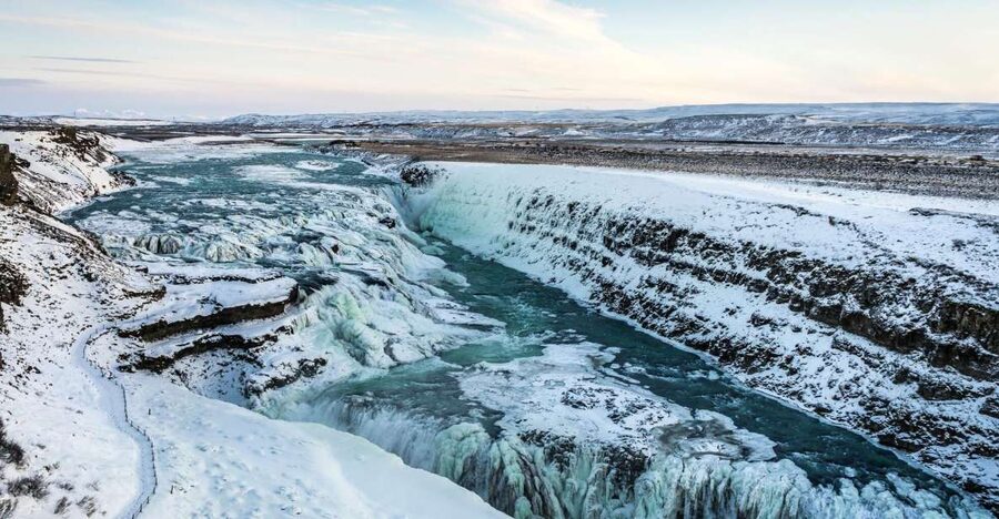 From Reykjavík: Golden Circle & Northern Lights Combo - 1 PM pickup to Thingvellir, where the earth splits