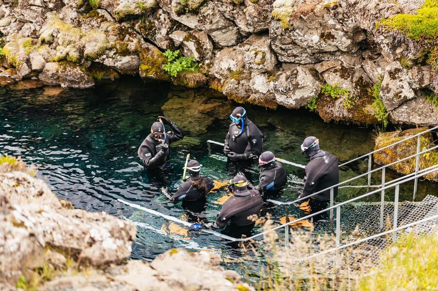From Reykjavík: Golden Circle Tour and Silfra Snorkeling - Þingvellir National Park, Watching the Plates Pull Apart