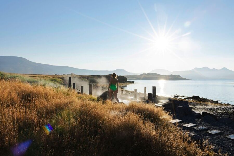 From Reykjavik: Hvammsvík Hot Spring with Transportation - Arriving at Hvammsvík: your first steps into the warm pools