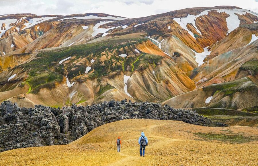 From Reykjavík: Landmannalaugar Day Hike - Brennisteinsalda summit time: steaming vents and sulfur colors