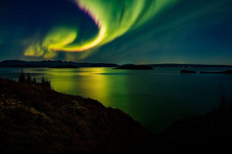 From Reykjavik: Northern Lights Chase with Expert Guide - How the Guide Hunts the Aurora: Forecasts, Cloud Cover, and Night-Route Judgment