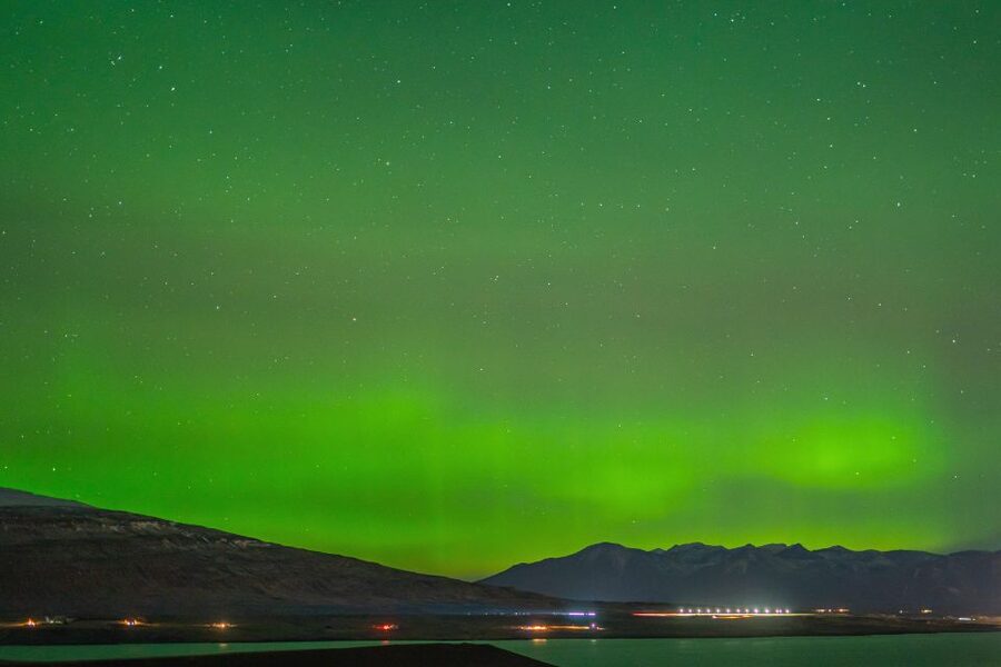 From Reykjavik: Northern Lights Guided Tour with Photos - How the guide finds the Aurora, and why the route changes