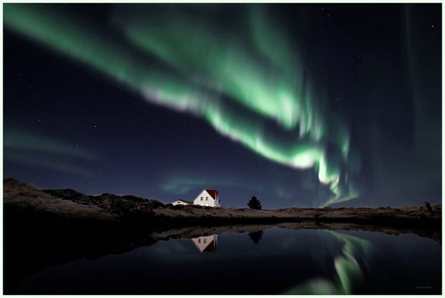 From Reykjavík: Northern Lights Tour with Hot Cocoa & Photos - The heated minibus comfort, and why it matters