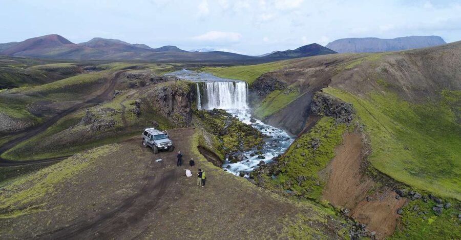 From Reykjavik: Private Landmannalaugar & Hekla Jeep Tour - Private guide energy: what you gain in a small group