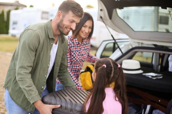 From Reykjavik: Private Transfer to KEF Airport in Iceland - What the service includes, and what it does not