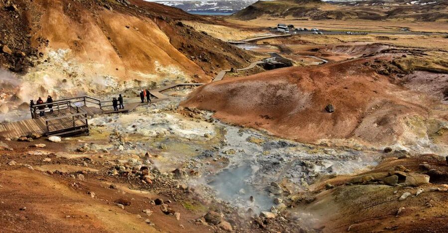 From Reykjavik: Reykjanes Geopark Tour & Airport Transfer - Graenavatn’s teal crater water, a quick stop with a strong payoff