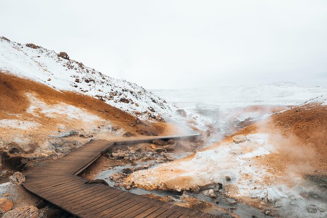 From Reykjavík: Reykjanes Lava Fields & Grindavík Minibus Tour - Pickup, Wi-Fi, and timing that won’t waste your afternoon